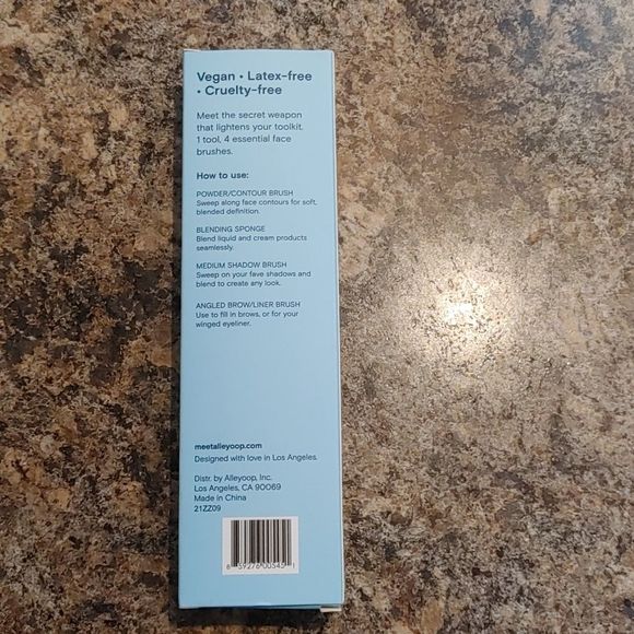 Alleyoop Makeup brush - Picture 3 of 3